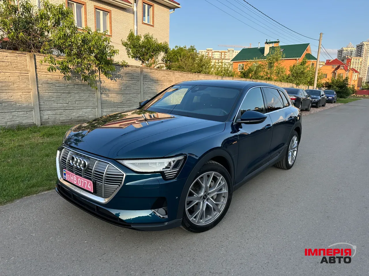 Audi e-tron - фото 1