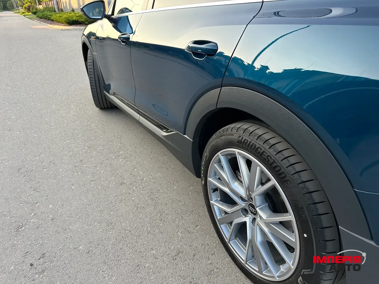 Audi e-tron - фото 12