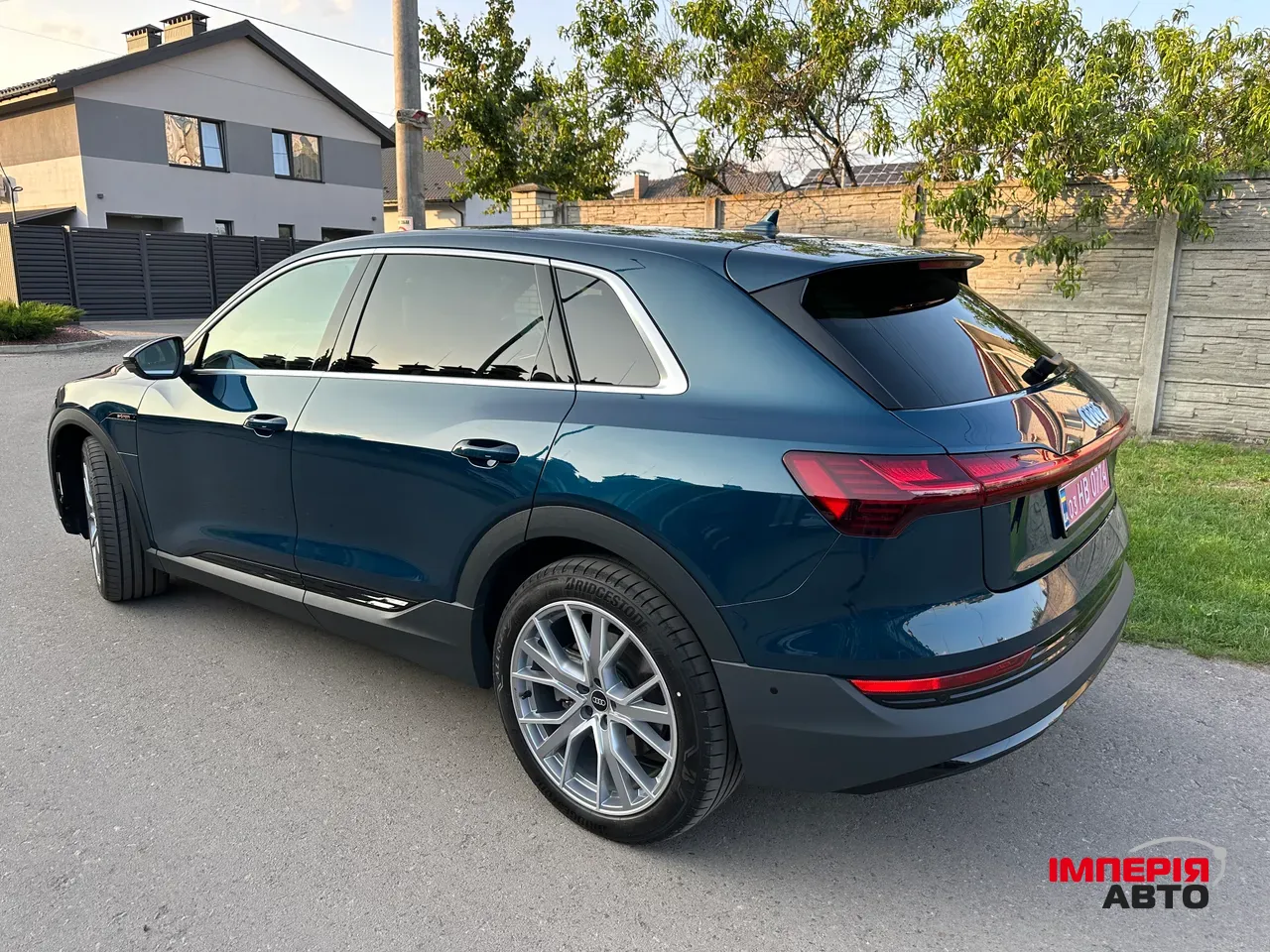 Audi e-tron - фото 11