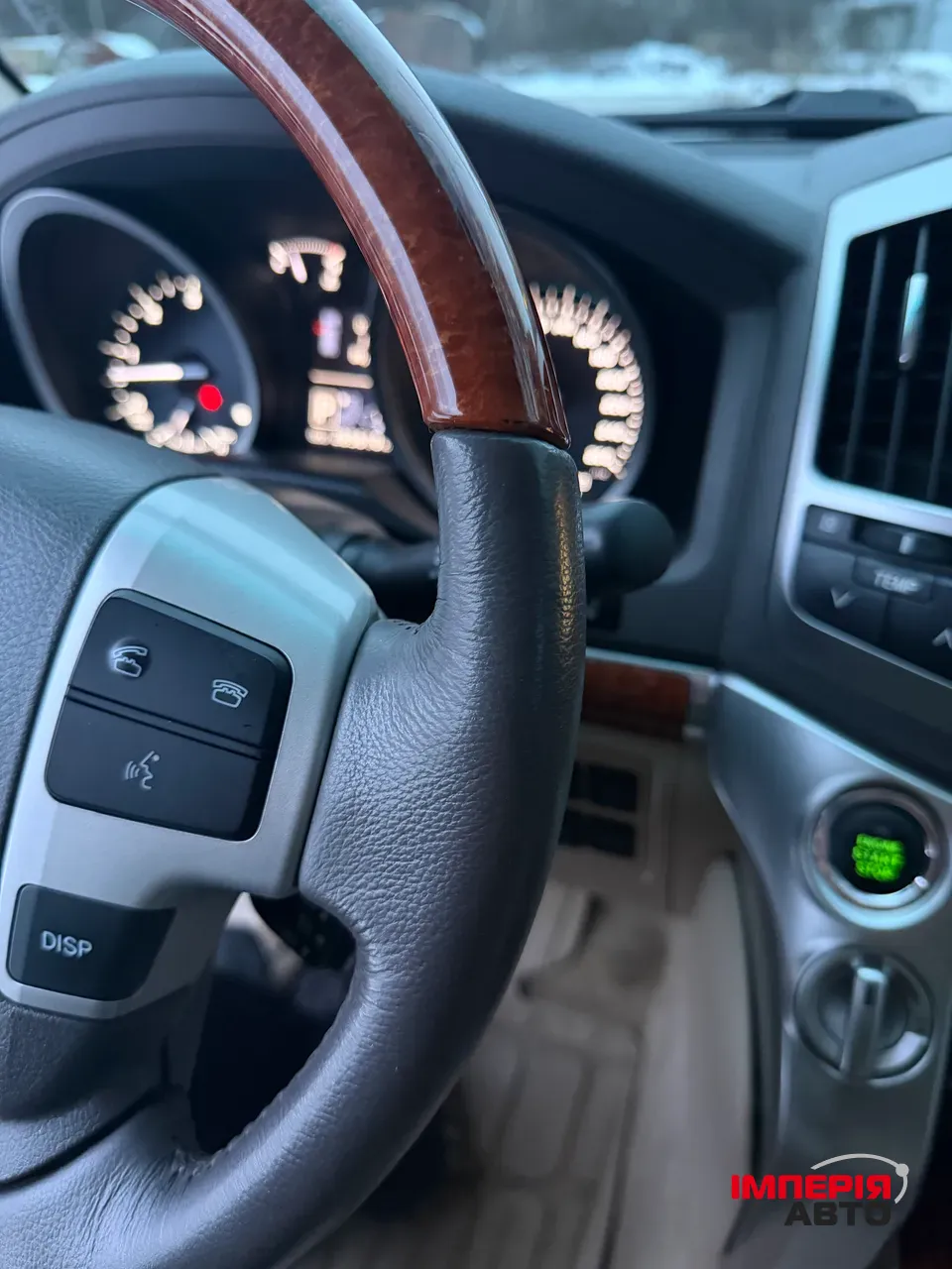 Toyota Land Cruiser - фото 7