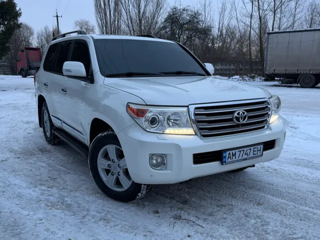 Toyota Land Cruiser - фото 1