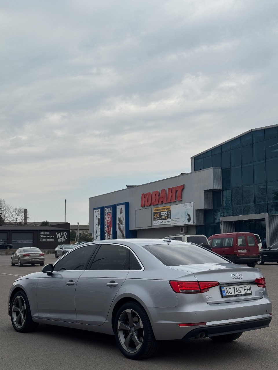 Audi A4 - фото 10