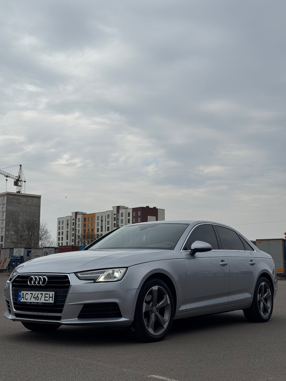 Audi A4 - фото 2