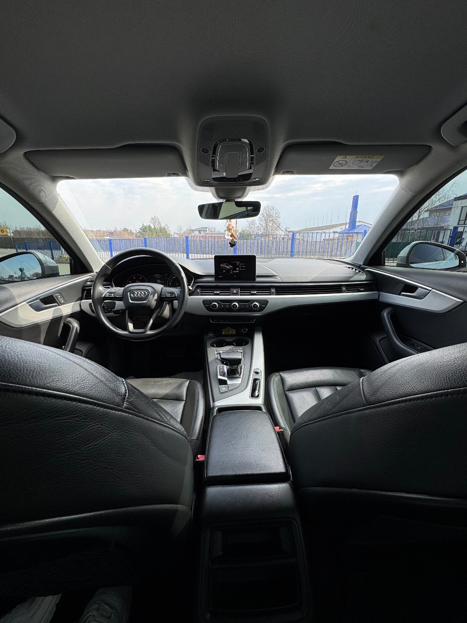 Audi A4 - фото 18