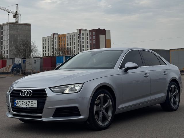 Audi A4 - фото 5