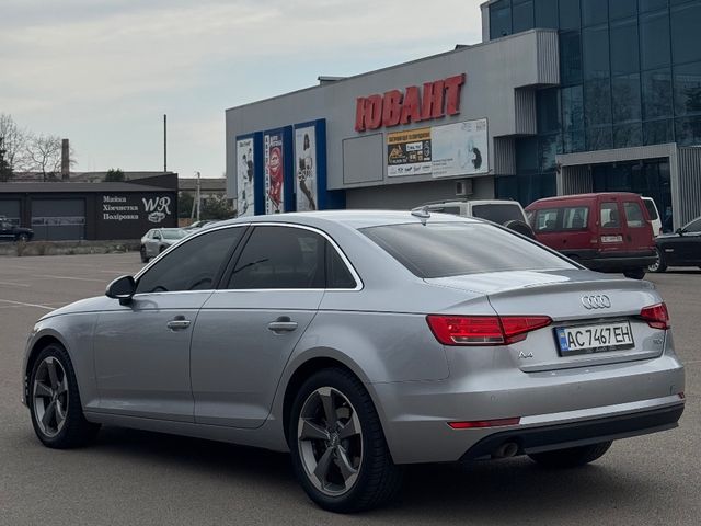 Audi A4 - фото 1