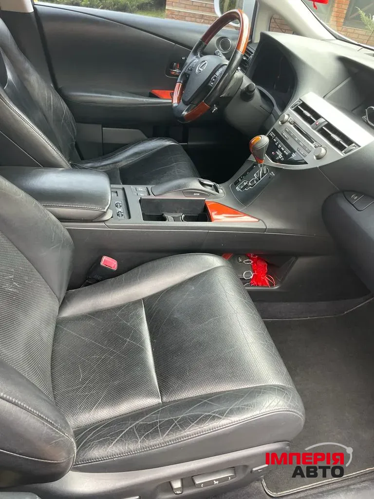Lexus RX - фото 8