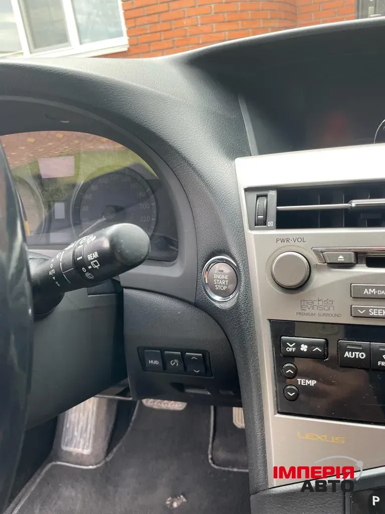 Lexus RX - фото 9