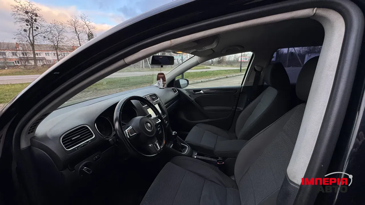 Volkswagen Golf - фото 8