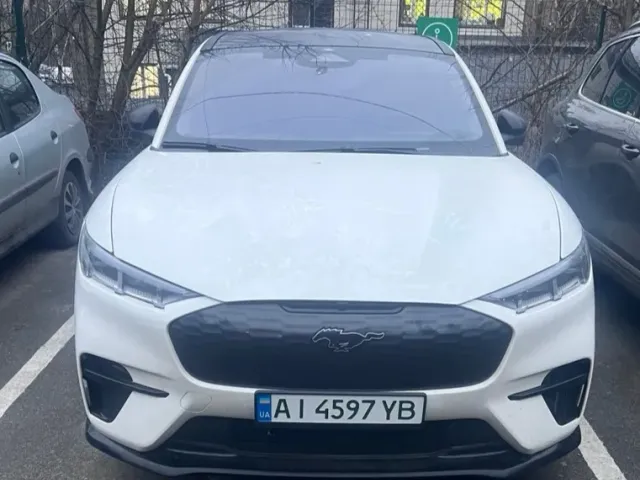 Ford Mustang Mach-E - фото 1