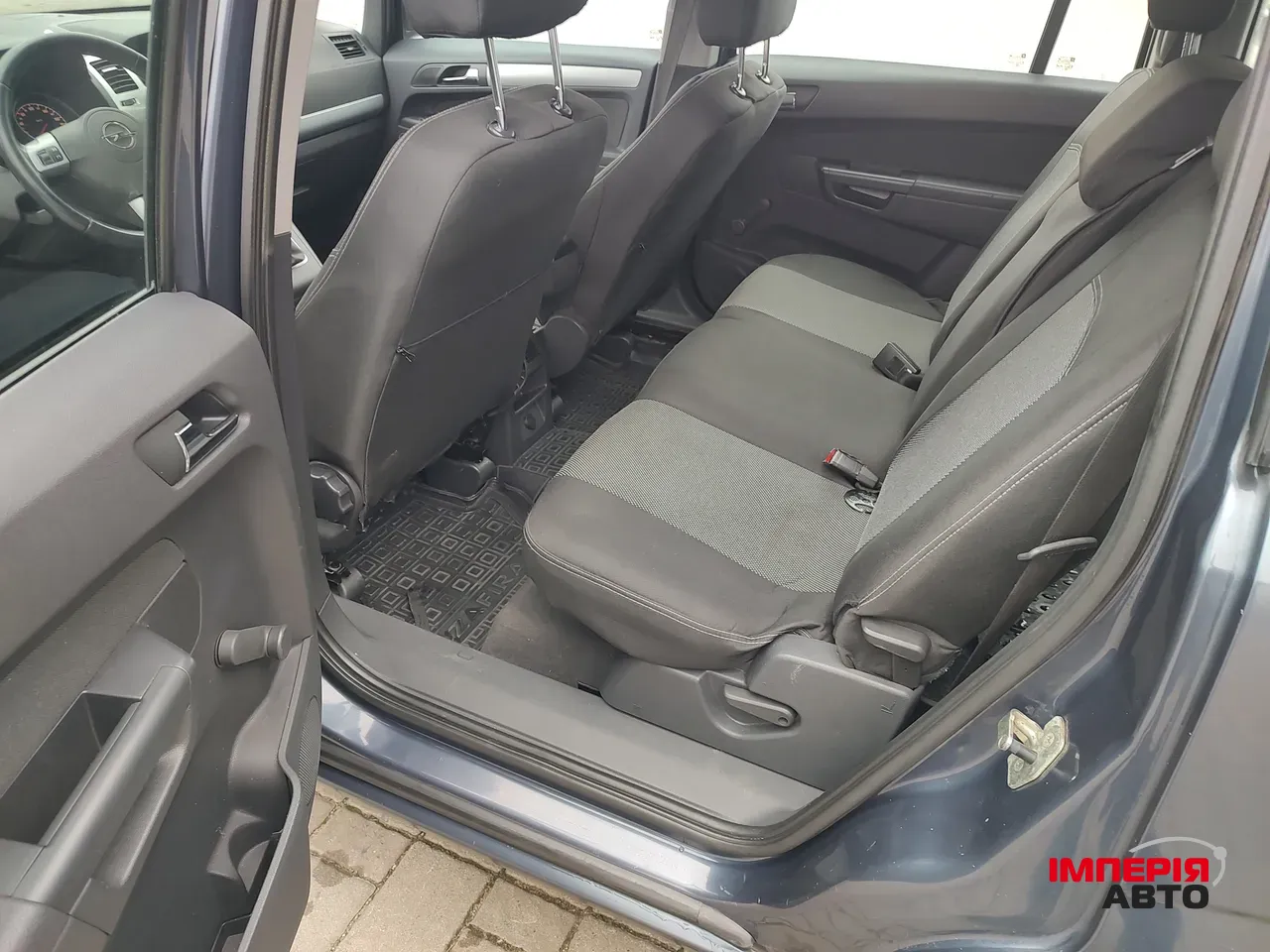 Opel Zafira - фото 4