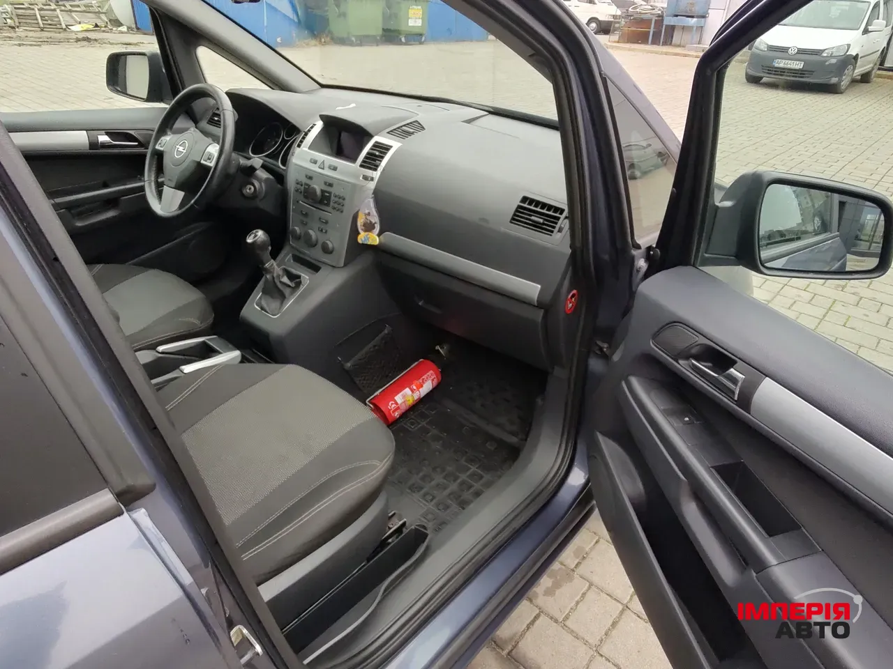 Opel Zafira - фото 10