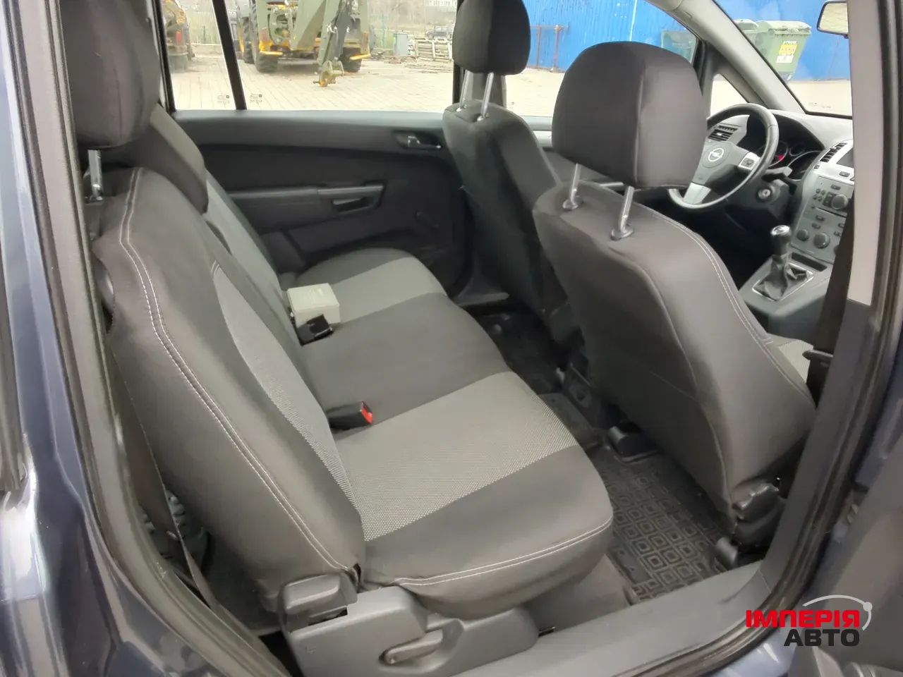 Opel Zafira - фото 11