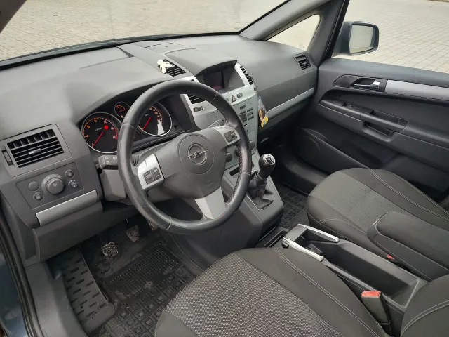 Opel Zafira - фото 5