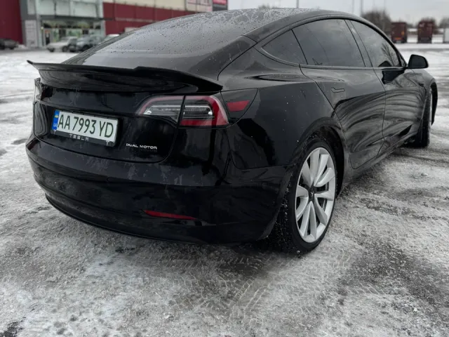 Tesla Model 3 - фото 5