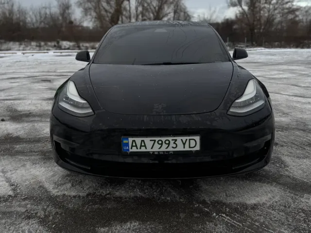Tesla Model 3 - фото 2