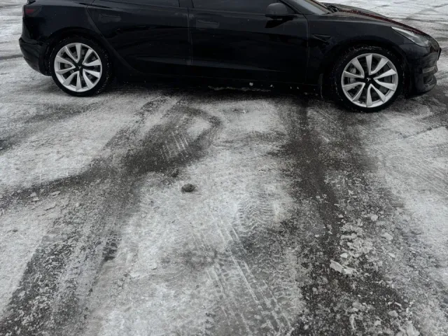 Tesla Model 3 - фото 4