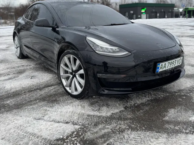 Tesla Model 3 - фото 3