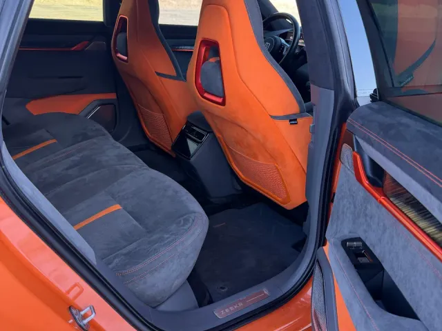 Zeekr 001 - фото 5