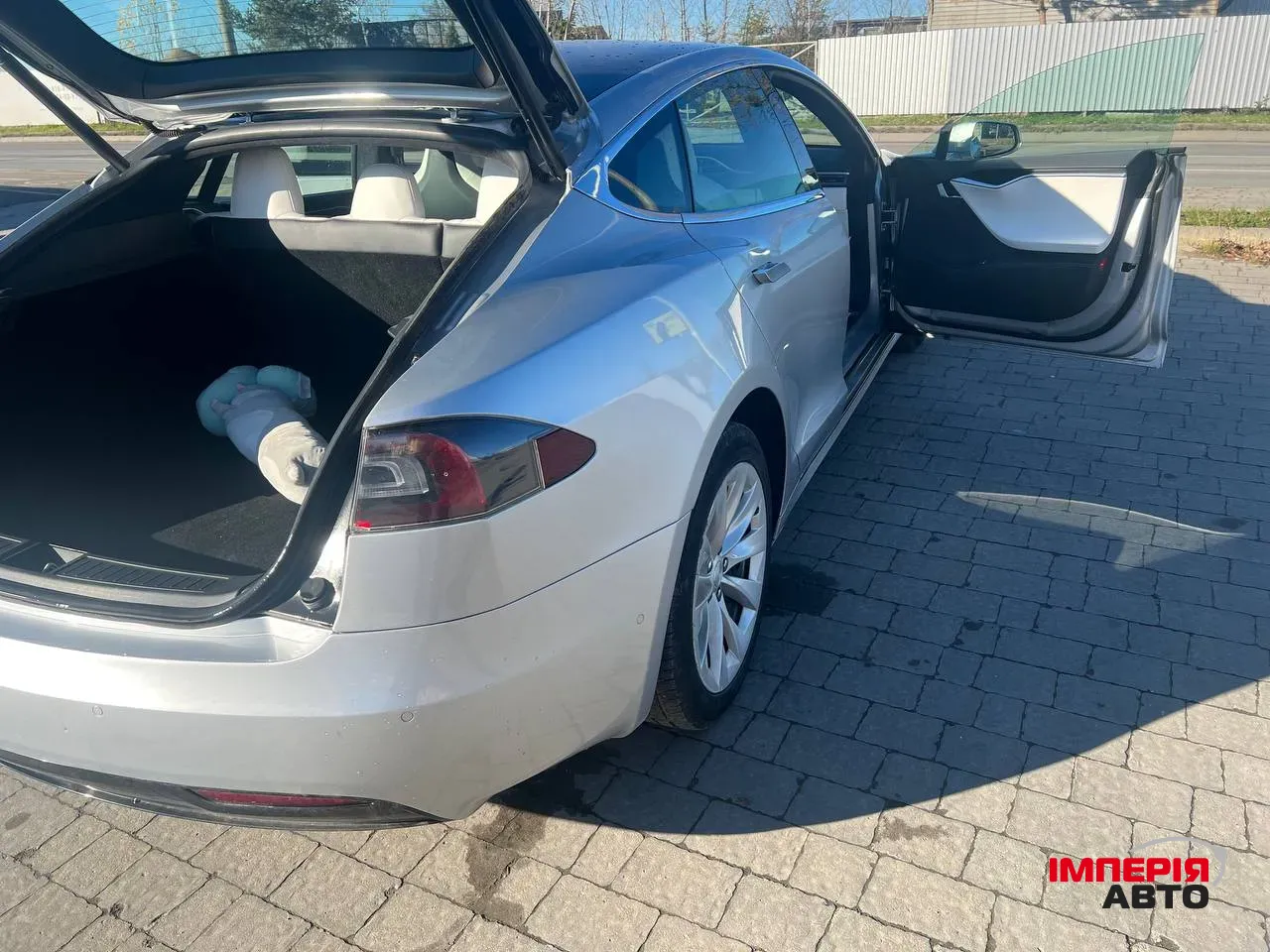 Tesla Model S - фото 13