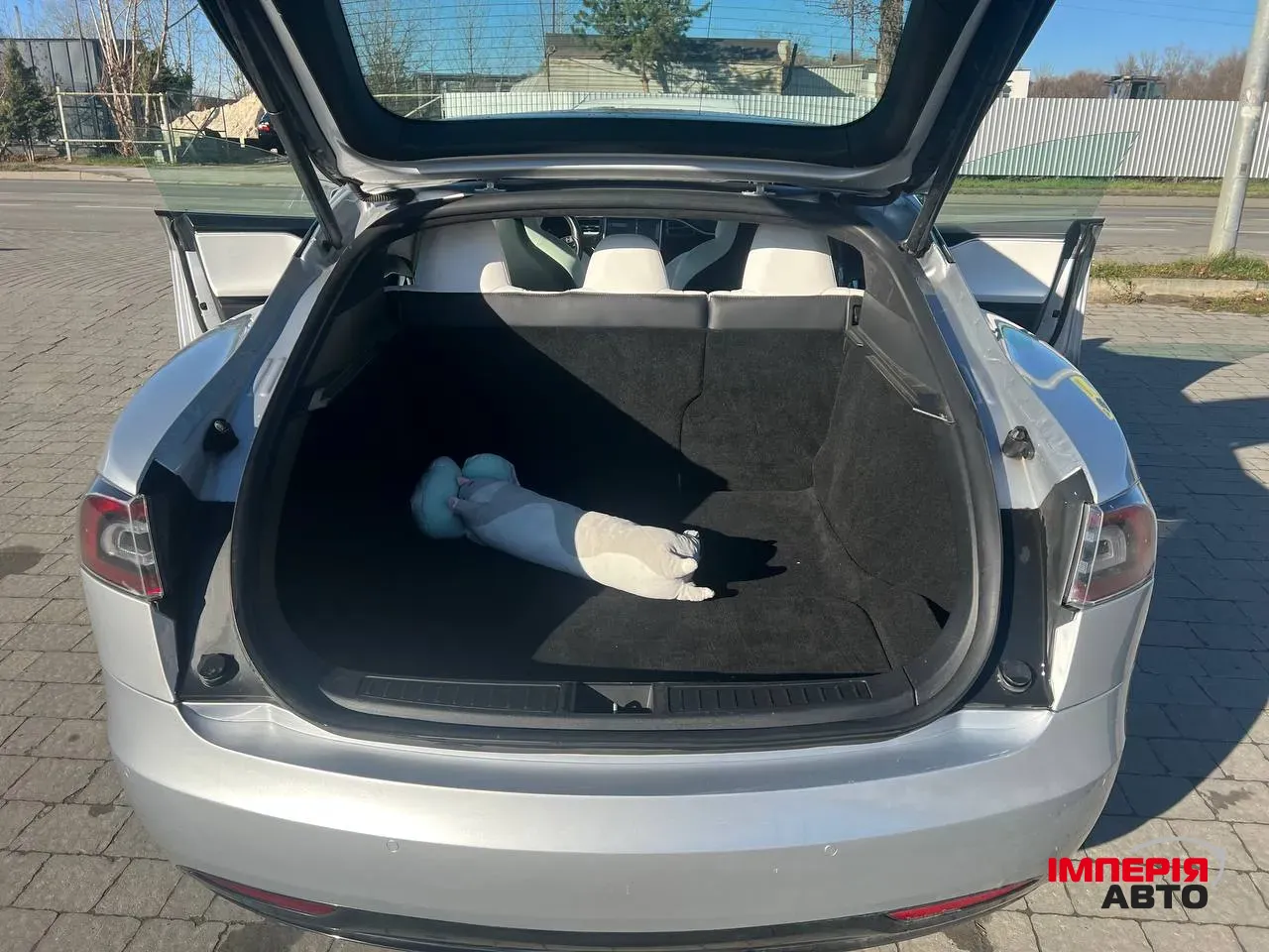 Tesla Model S - фото 12