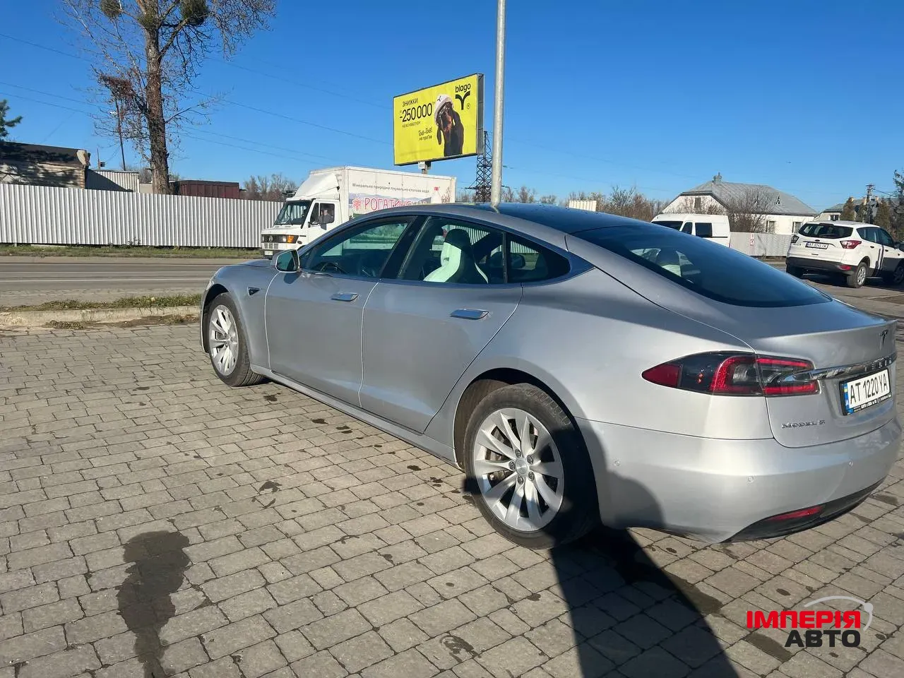 Tesla Model S - фото 2