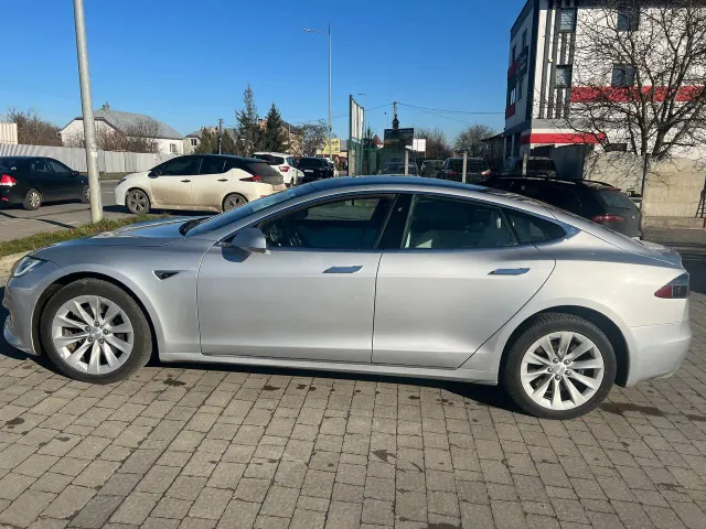 Tesla Model S - фото 3