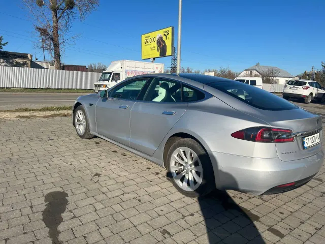 Tesla Model S - фото 2