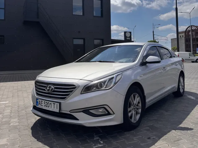 Hyundai Sonata - фото 1