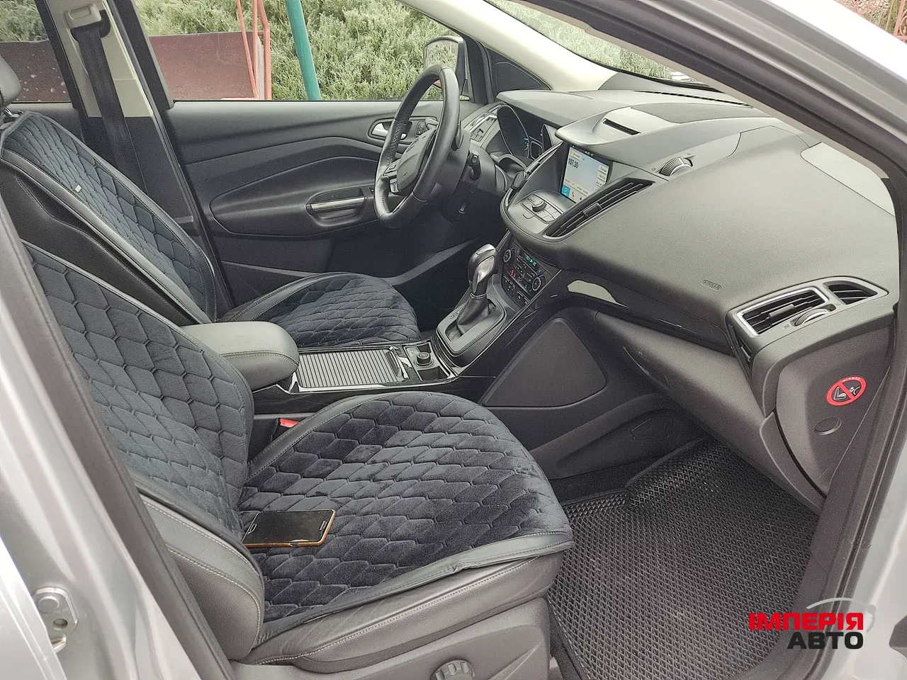 Ford Kuga - фото 8