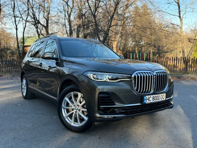 BMW X7 - фото 1