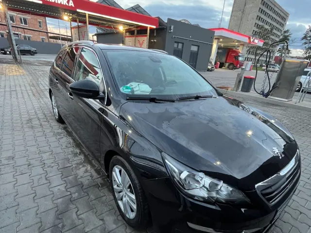 Peugeot 308 - фото 1