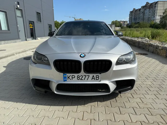 BMW 5 серії - фото 1