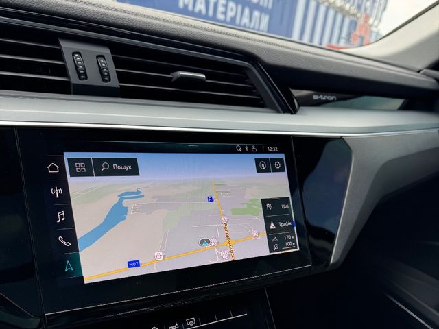 Audi e-tron - фото 2