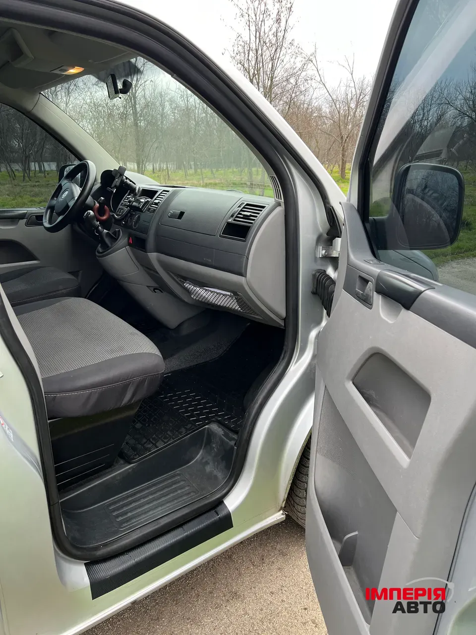 Volkswagen Caravelle - фото 6