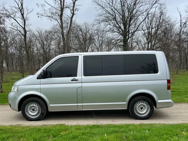 Volkswagen Caravelle - фото 2