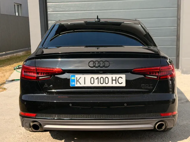Audi A4 - фото 5
