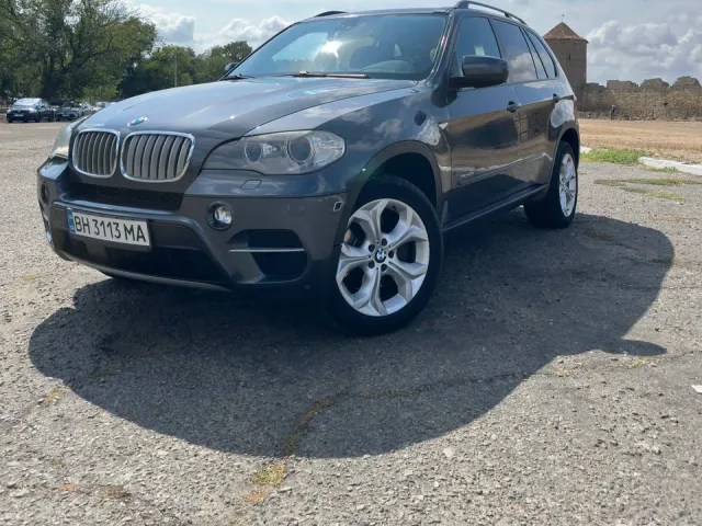 BMW X5 - фото 1
