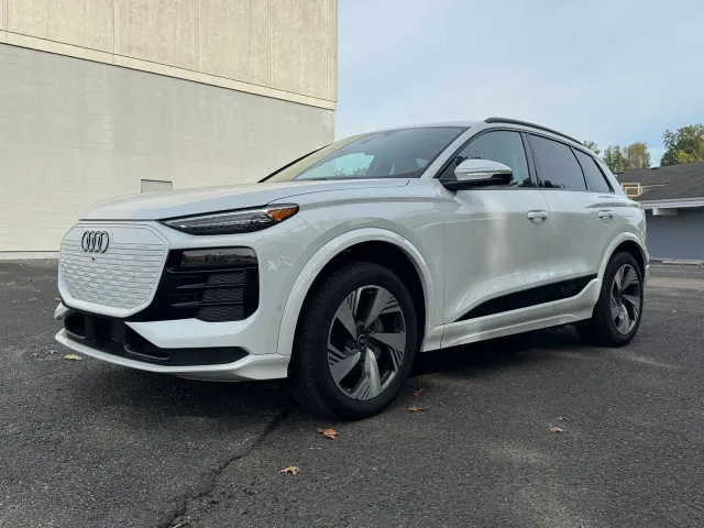 Audi Q6 - фото 2