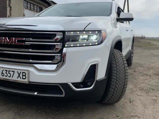 GMC Acadia - фото 1