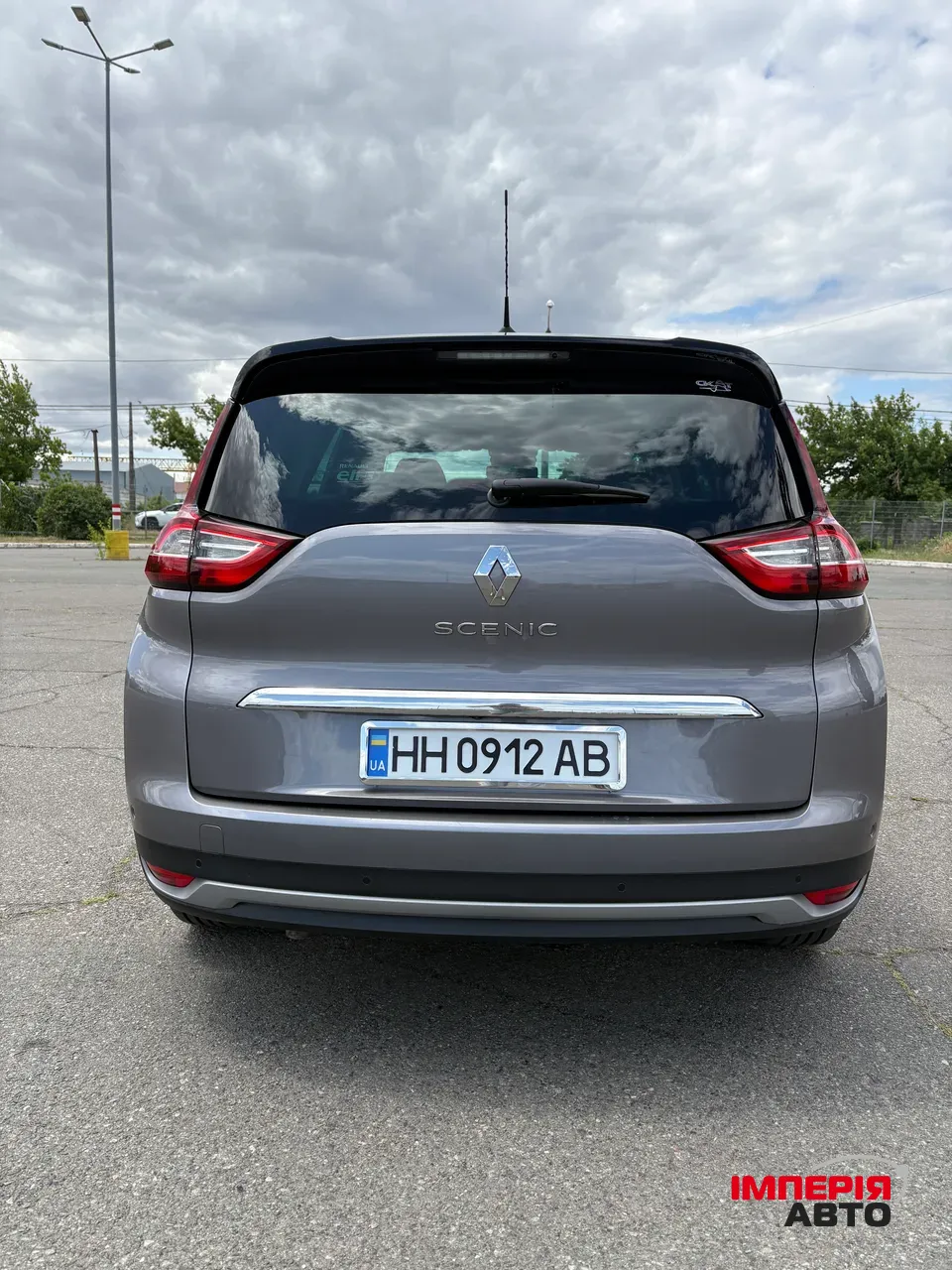 Renault Scenic - фото 8