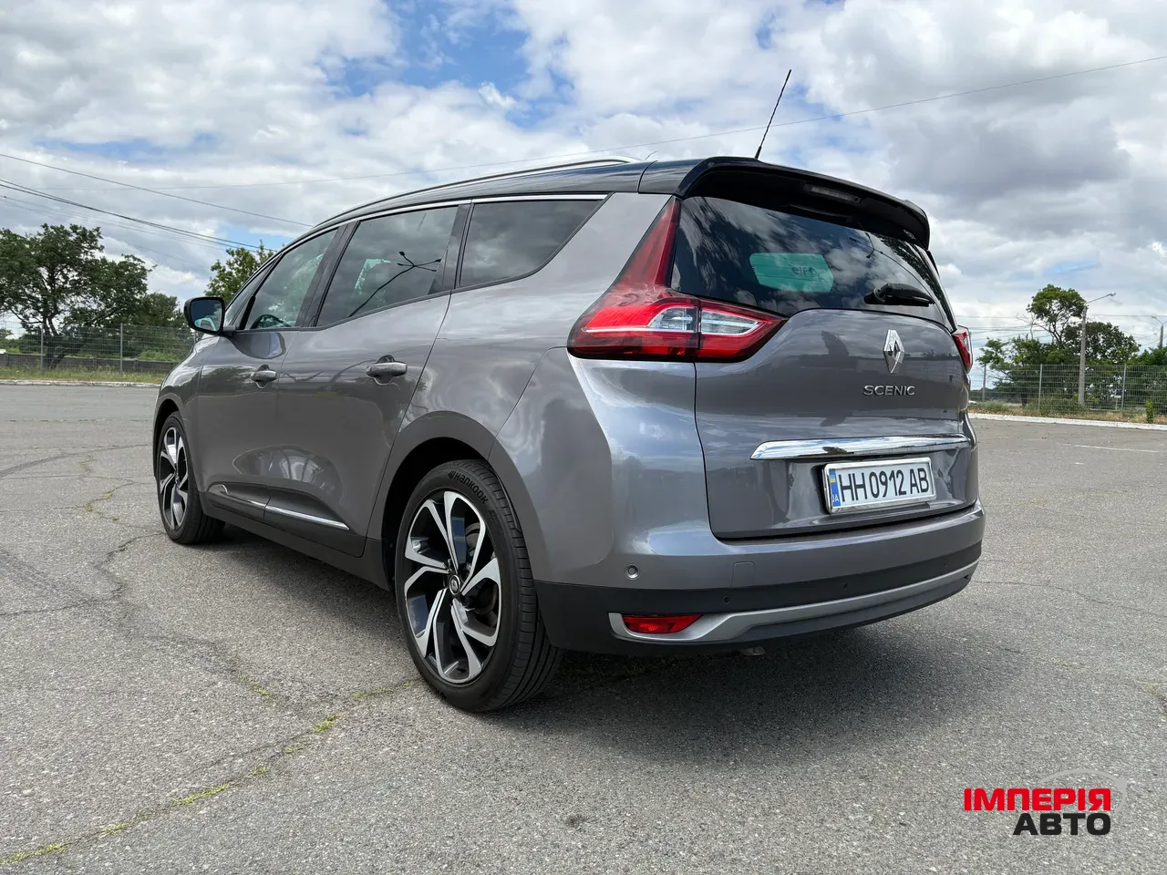 Renault Scenic - фото 9