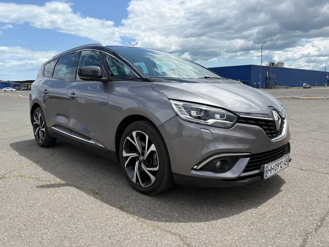 Renault Scenic - фото 5