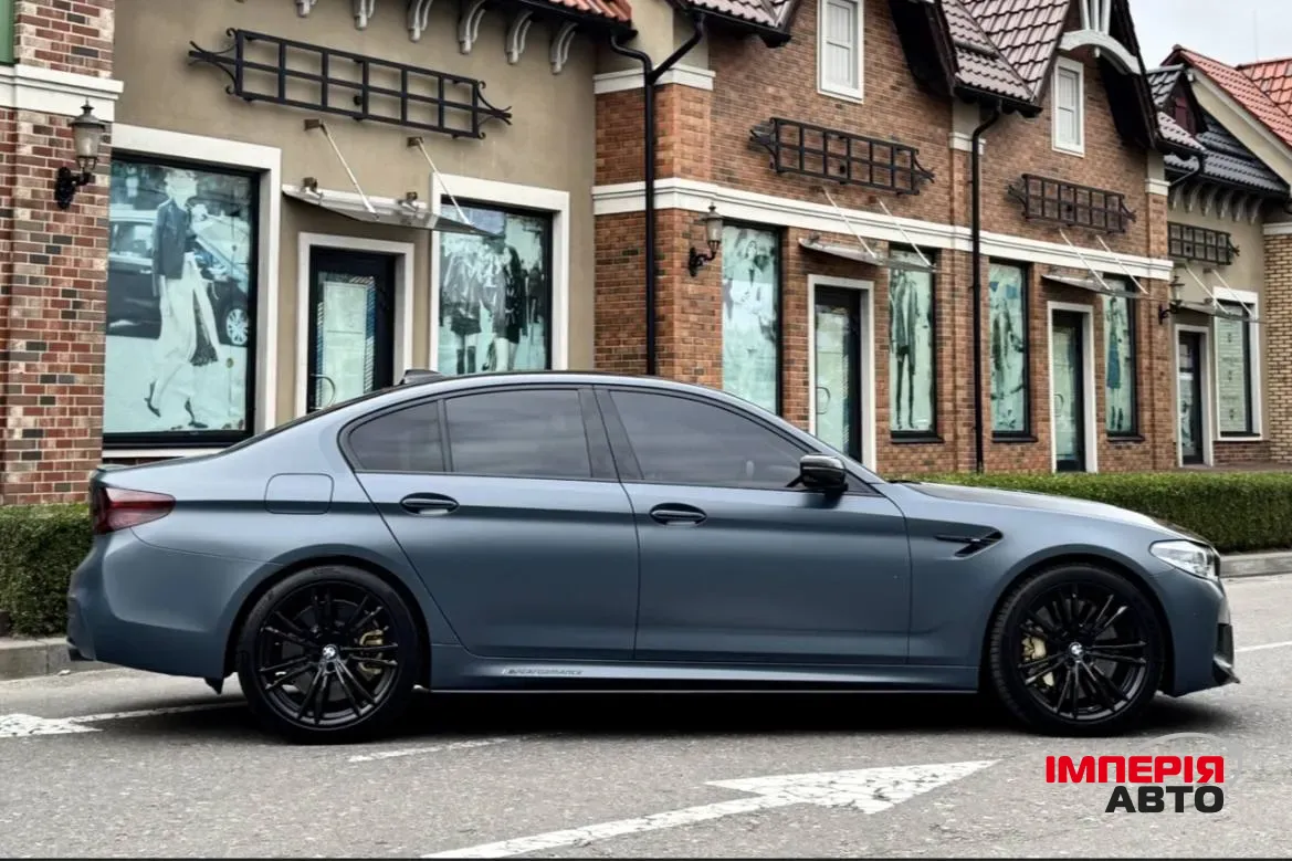 BMW M5 - фото 1