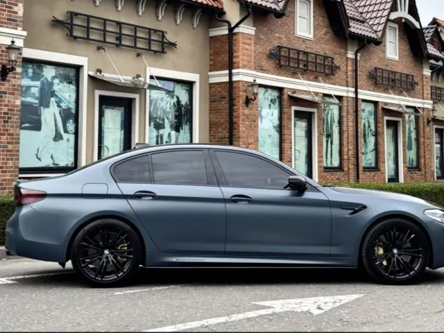 BMW M5 - фото 1
