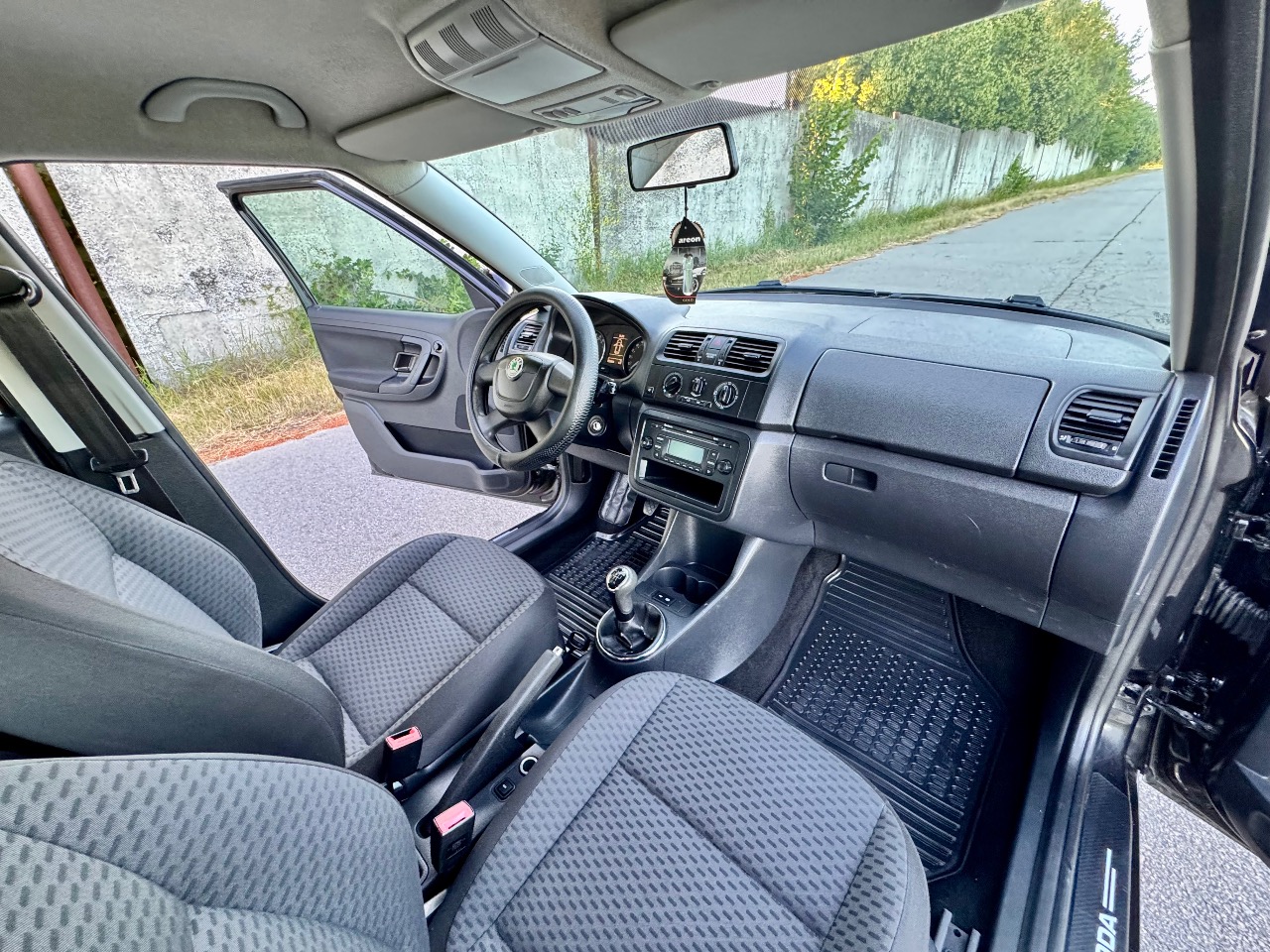 Skoda Fabia - фото 8