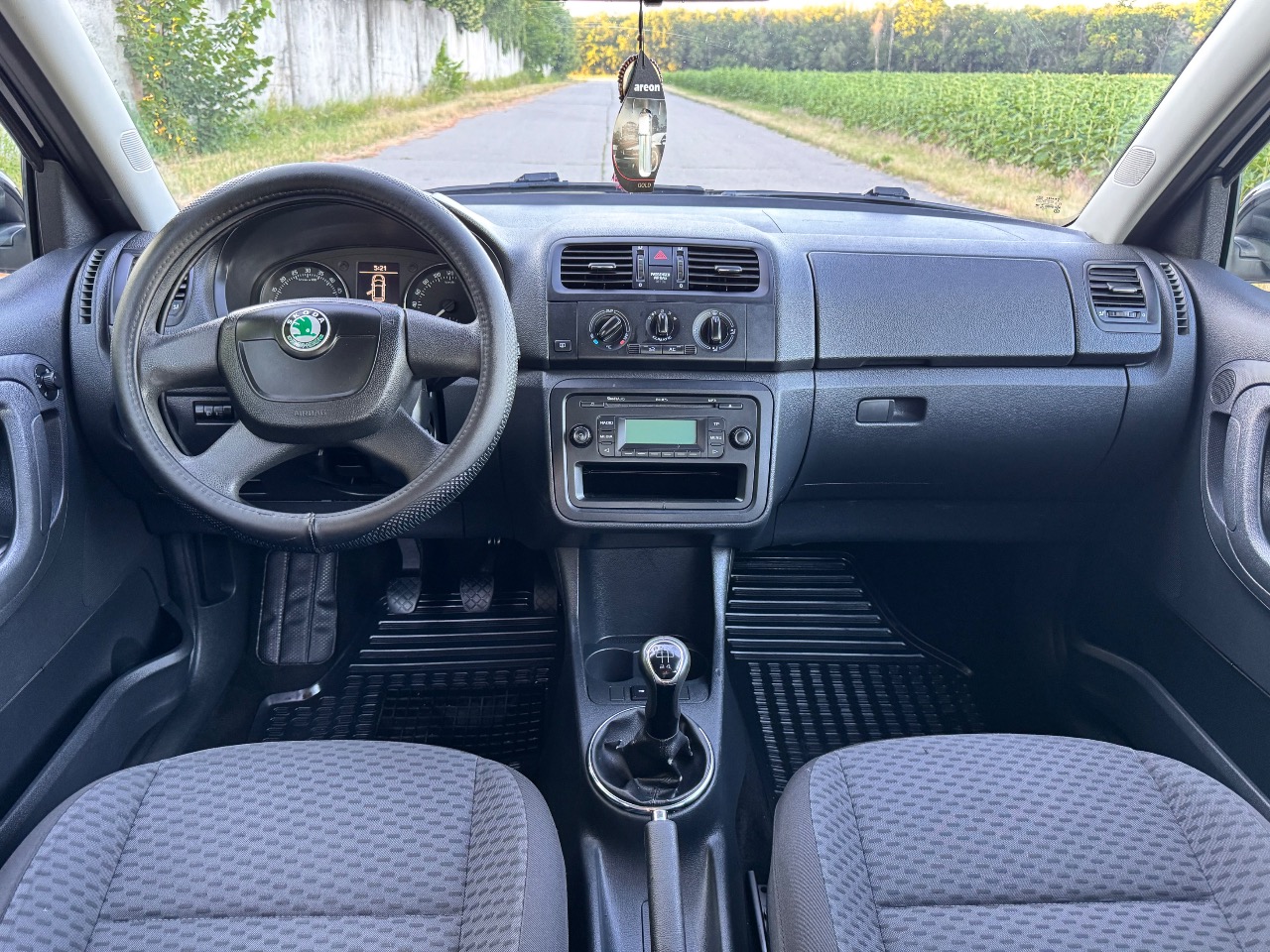 Skoda Fabia - фото 2