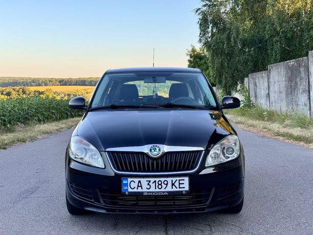 Skoda Fabia - фото 3