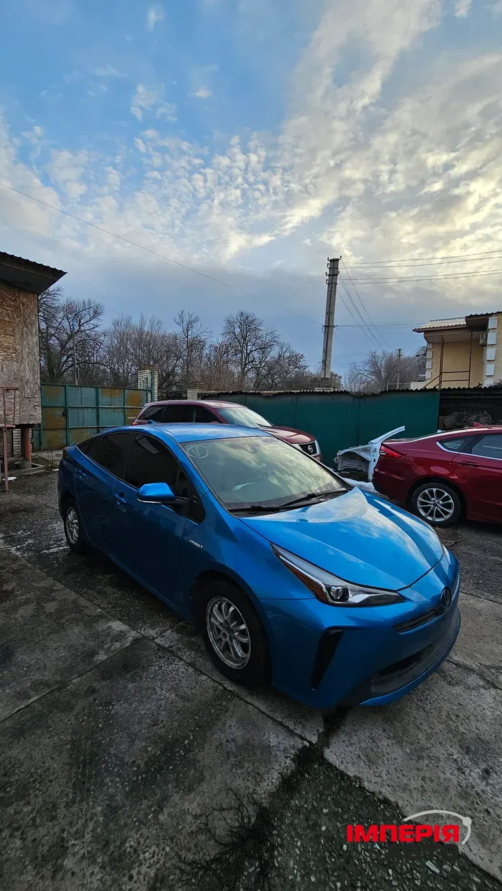 Toyota Prius - фото 1