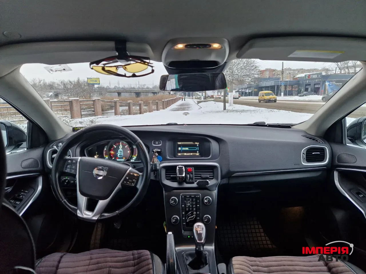 Volvo V40 Cross Country - фото 9